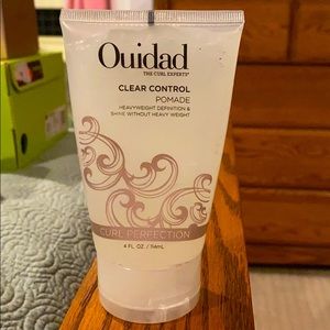 Quidad styling product for curly hair